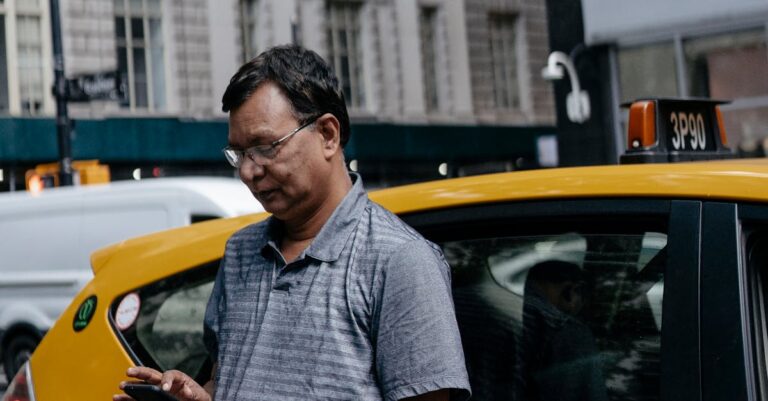 Automaattiajoneuvot - Kuljettajattomat taksit: Näin ne mullistavat kaupunkien liikenteen tulevaisuudessa