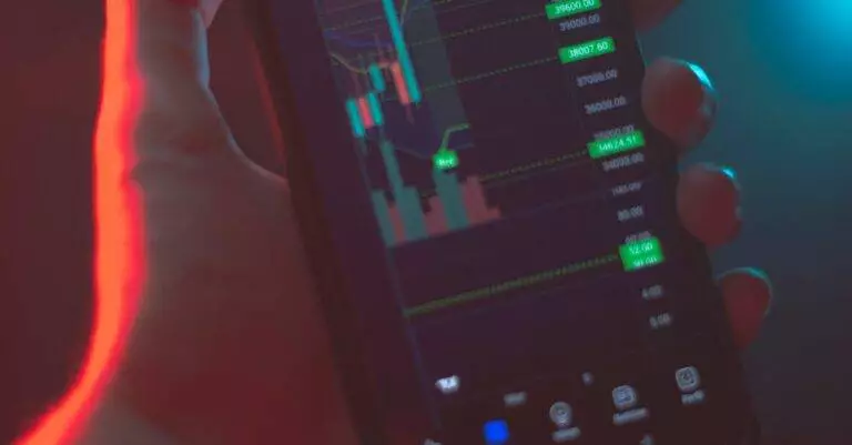 Pörssi - AI-häiriöpelot yhteiskunnassa: Miten valmistaudumme tulevaisuuden muutoksiin?