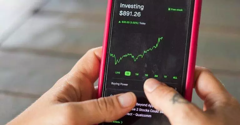 Osakemarkkinat - Teknologiaosakkeiden huima nousu – Mitä osakemarkkinat kertovat tulevaisuudesta?